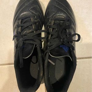 Used adidas boy soccer cleats